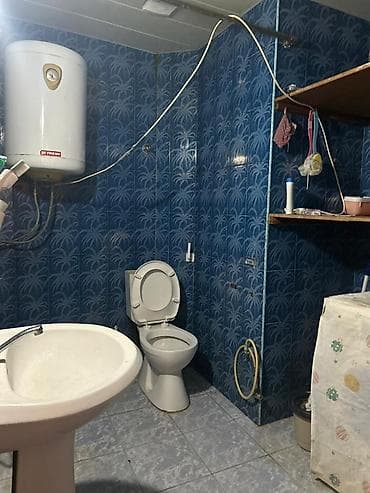 Otaq yoldasi axtarilir Təsvir: - 2 ayrı yataq otağı; hündür tavanlar — 2
