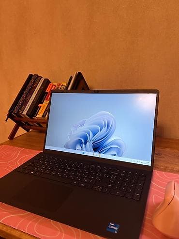 dell nodbuk: Dell Vostro 15 (i5-1334U) 15.6” FHD 120Hz, 8GB RAM, 500GB SSD Əla — 2