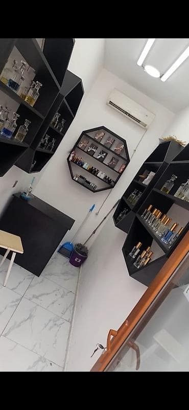 lokbatan menzil satilir: Obyekt kiraye verilir. telefon satisi bijuteri etir ucun elverişlidir — 1