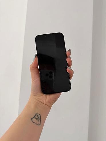 google pixel fold: IPhone 14, Qara, Face ID — 3