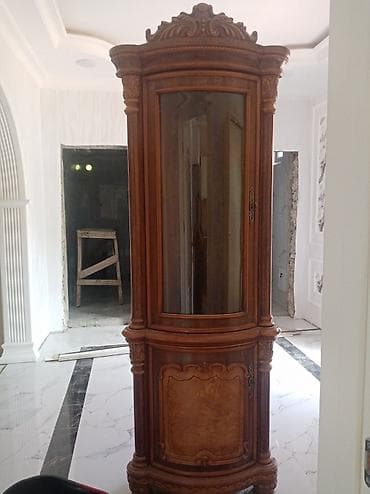 Klassik üslubda vitrin şkaf - Material: təbii ağac (oyma detallar) — 1