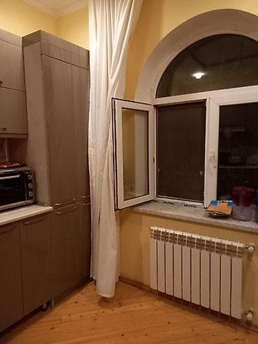 ucuz guller: Qobu qesebesinde, 3 nomreli mektebin yaxinliginda heyet evi satilir — 1