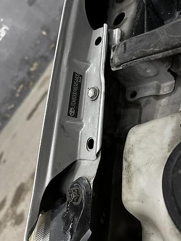 hibrit masinlar turbo az: Toyota Prius (2-ci nəsil) hibrid hetçbek - Gümüşü/gri rəngli kuzov - — 9