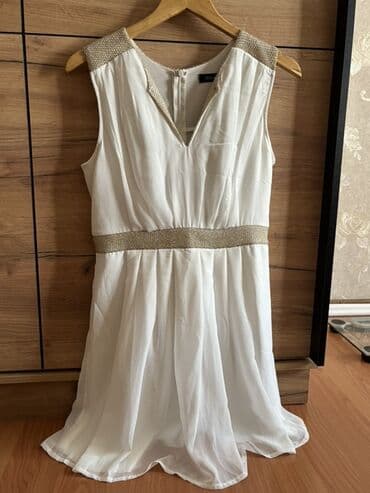 yay eynekleri: Ağ rəngli şifon don - Zərif, axıcı şifon ətək hissəsi - Qolsuz dizayn — 1