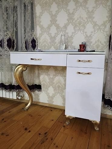 güzgülü komod: Güzgülü — 1