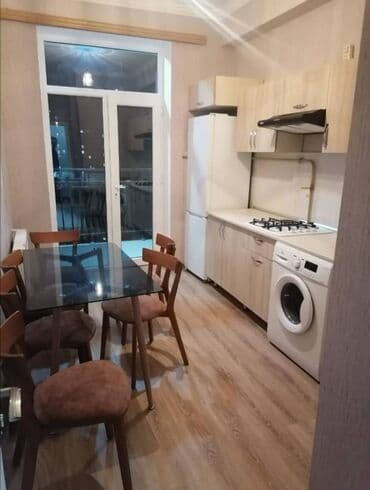 nərimanovda köhnə tikili evlər: Yasamal rayonu,İnçaatçılar metrosu,Asan xidmetin arxasında,Mida — 4