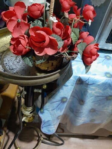 тумбочка под телевизор: Gul qoymaga Podstavka.Ev malidir.Iwlanmiwdir.Fiqurnidir.Qaraynan — 1