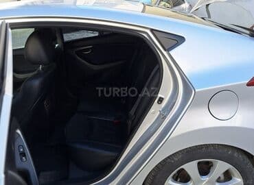Volkswagen: Hyundai Elantra: 1.6 л | 2012 г. Седан — 10