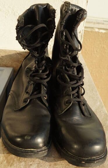 işlenmiş eşyalar: Hərbi zabit çəkməsi Az işlənmiş hərbi zabit çəkməsi satılır. Ölçüsü — 4