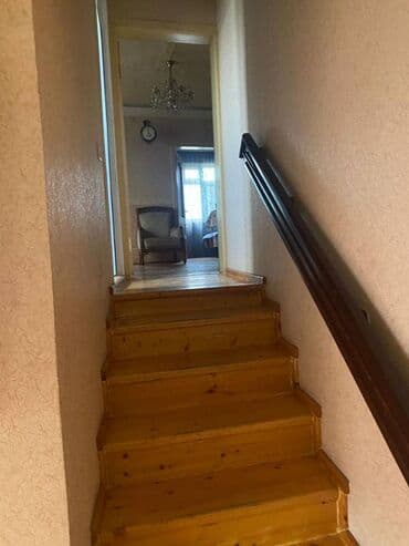 qaracuxurda ev: Həyətə giriş eynidir, ev ilə bağlı hər şey ayrıdır. Keşlə qəsəbəsində — 3