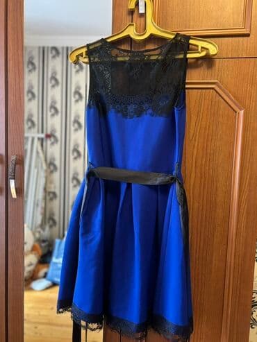 toy donlari qisa: Zərif krujeva detalları və kontrast rəngləri ilə göz oxşayan qadın — 2