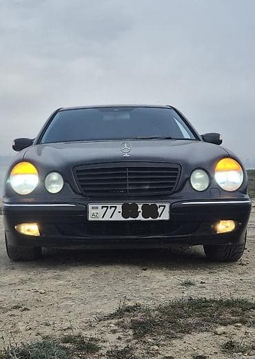 Mercedes-Benz E-Class: 2.2 l | 2000 il Sedan — 1