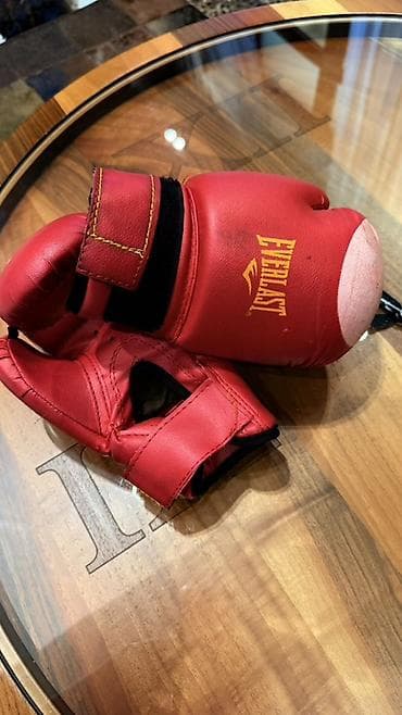 boks torbaları: Məhsul: Everlast boks əlcəkləri - Rəng: qırmızı, yumruq hissəsində ağ — 7