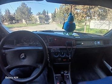 bmw e46 stop: Mercedes-Benz 190 (W201): 2 l | 1989 il Sedan — 5