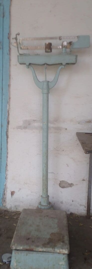 Tərəzi təcili satılır