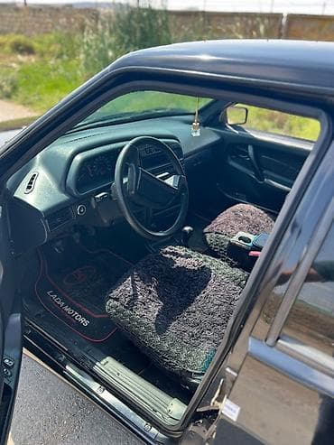 audi 6: Avtomobil: Lada (VAZ) 2115 “Samara” – sedan, qara rəng Görünüş və — 8