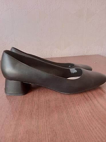 ayaqab: Tuflilər, Charles&Keith, Ölçü: 40, İşlənmiş — 2