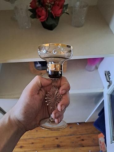 çaynı serviz: Məhsul: Dekorativ qab-qacaq dəsti (4 cüt) Tərkibi və təsviri: - 2 — 8