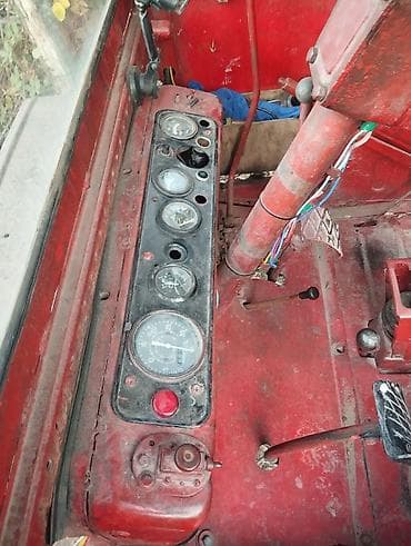 niva perdeler: Traktor MTZ tipli, kabinalı, arxa 3 nöqtəli asqı və qoşqu qarmağı ilə — 9