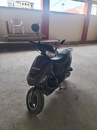 sinler ve diskler type 1: Şəhər içi rahat hərəkət üçün kiçik həcmli skuter. Xüsusiyyətlər: - — 1