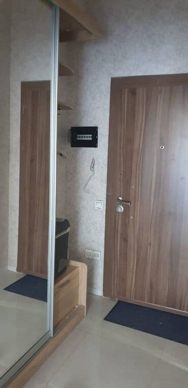 2 otaqlı mənzil vasitəçisiz: Sumqayıt Bağça şəhər kompleksində, 7 mərtəbəli binanın 2 mərtəbəsində — 7