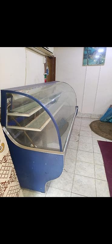S Sara11 Vitrin soyuducu 270 manat işlək vəziyyətdə problemi yoxdur