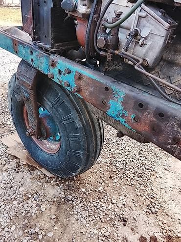 Sovet istehsalı təkərli traktor, arxa 3 nöqtəli asqı və PTO çıxışı lalafo.az -da Sovet istehsalı təkərli traktor, arxa 3 nöqtəli asqı və PTO çıxışı