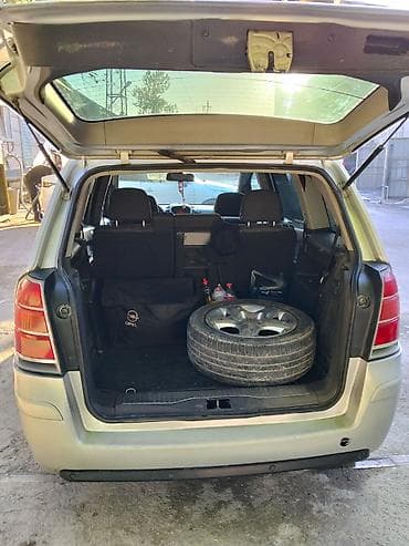 mitsubishi lancer evolution: Opel Zafira: 1.9 l | 2007 il 25000 km Van/Minivan — 4