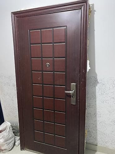 Metall giriş qapısı – dekorativ panellı, tünd qəhvəyi ton - — 2