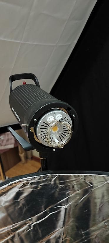 Godox SK400II V studiya flaşı - Güc: 400 Ws - İşıq temperaturu: 5600K