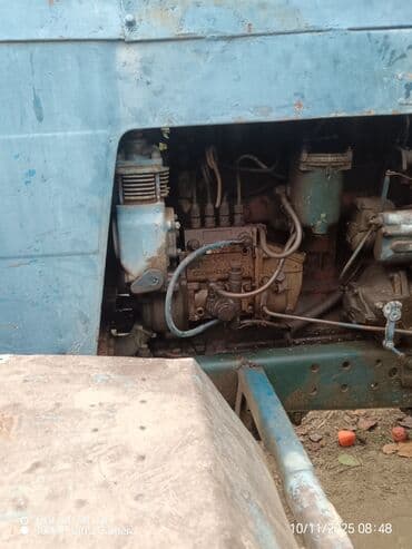 ot biçən traktor: Mavi rəngli təkərli kənd təsərrüfatı traktoru - Universal kabinəli — 8