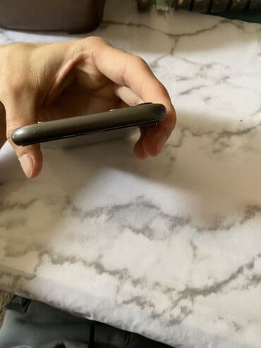 iphone 11 sadə: IPhone 11, Qara, Face ID — 4