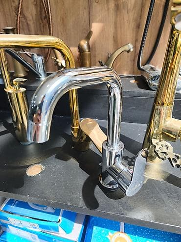 sure su: Mətbəx/lavabo kranı – xrom örtüklü, təkqollu qarışdırıcı. - Material — 1