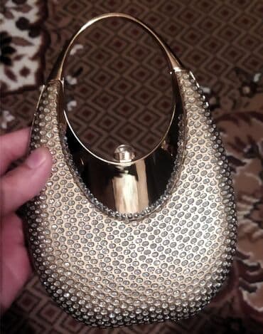 Çanta türkiyənindi ideal vəziyyətdədi problemi yoxdu 25 azn verilir