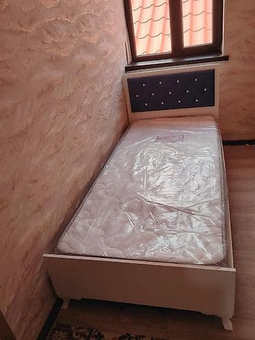 ShCarpayi 110 manat.4 aydi alinib,matras klonkadan açilmayib.Unvan