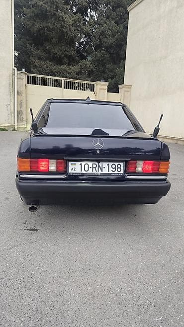 mercedes e 300: Mercedes-Benz 190 (W201): 1.8 l | 1990 il Sedan — 4