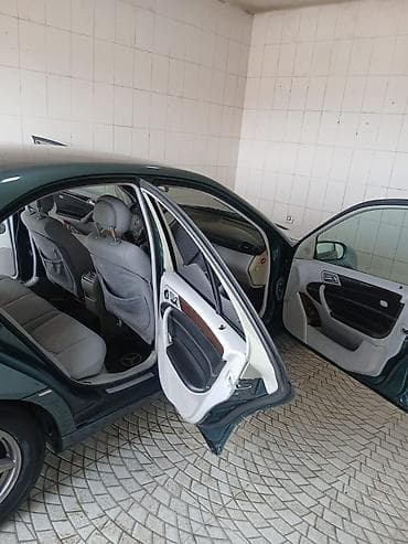 mersedes 1 8: Mercedes-Benz sedan – W203 C‑Class Xüsusiyyətlər: - Kuzov: 4 qapılı — 4