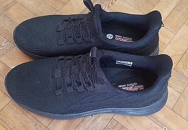 kisi: Qara idman krossovkaları – 42 ölçü - Rəng: tam qara - Üst hissə — 1