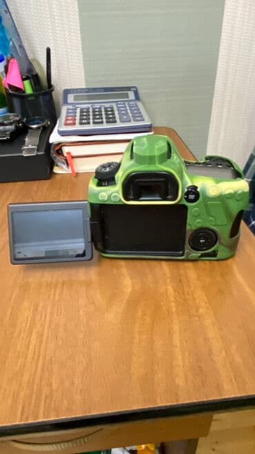 Videokameralar: Canon 6d mark 2 - Probeqi 38 . Üzərində 2 ədəd orginal baterayası 1 — 5