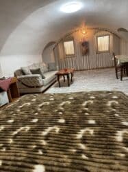 ehmedlide 5 otaqli evlerin qiymeti: Kirayə verilir: geniş və rahat mansard tipli otaq Xüsusiyyətlər: - — 5