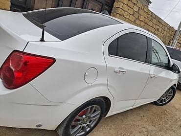 aveo fara: Chevrolet Aveo: 1.6 l | 2012 il Sedan — 6