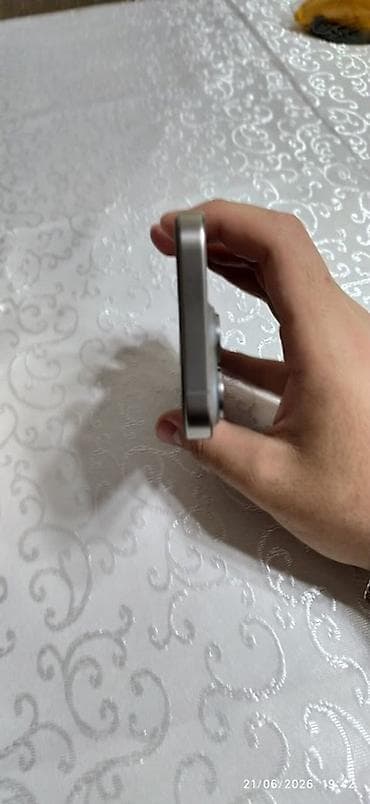 processor core i7: IPhone 15 Pro, 128 GB, Gümüşü, Barmaq izi, Face ID — 4