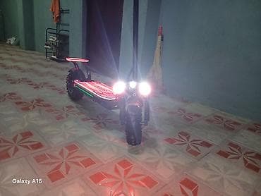 elektirikli mapet: Güclü elektrik skuter - Geniş, parlaq LED displey: sürət (km/s) — 4