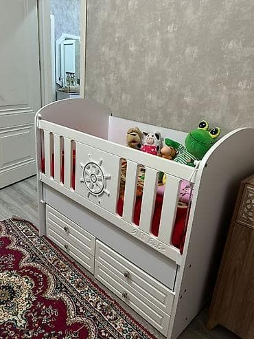 Oğlan və qız üçün, İşlənmiş, Dördbucaq, Beşik, Dəstsiz, Matrassız, Yellənmə mexanizmsiz