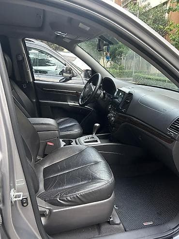 e 124: Hyundai Santa Fe: 2 l | 2010 il Ofrouder/SUV — 9