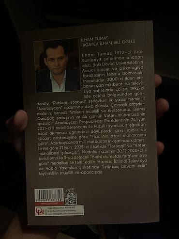 Kitablar və jurnallar: Salam.2 gündür alınıb o qeder maraqli kitabdirki dunen 5 saata yaxin — 2
