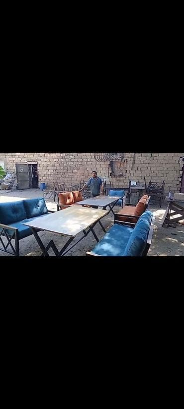 divan masası: Metal karkaslı bağ/kafe mebelləri dəsti. Tərkib: - 2 ədəd üç nəfərlik — 2