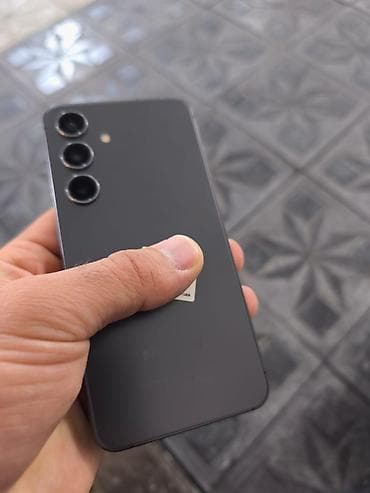 samsung galaxy б у: Samsung Galaxy S23, цвет - Черный, Беспроводная зарядка — 1