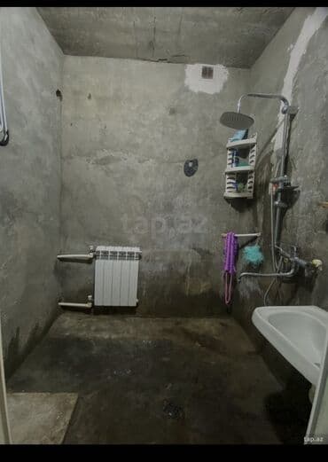 tap.az saatli: 300 Azn Şəkidə kirayə. təzə bazarın aşağısındaki bina 4. mərtəbə 2 — 6