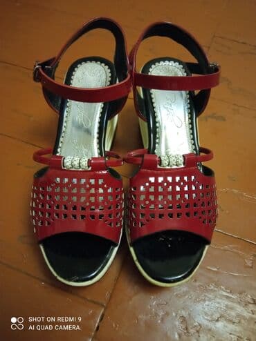 женские пляжные шлепанцы: Размер: 39, цвет - Красный, Б/у — 3